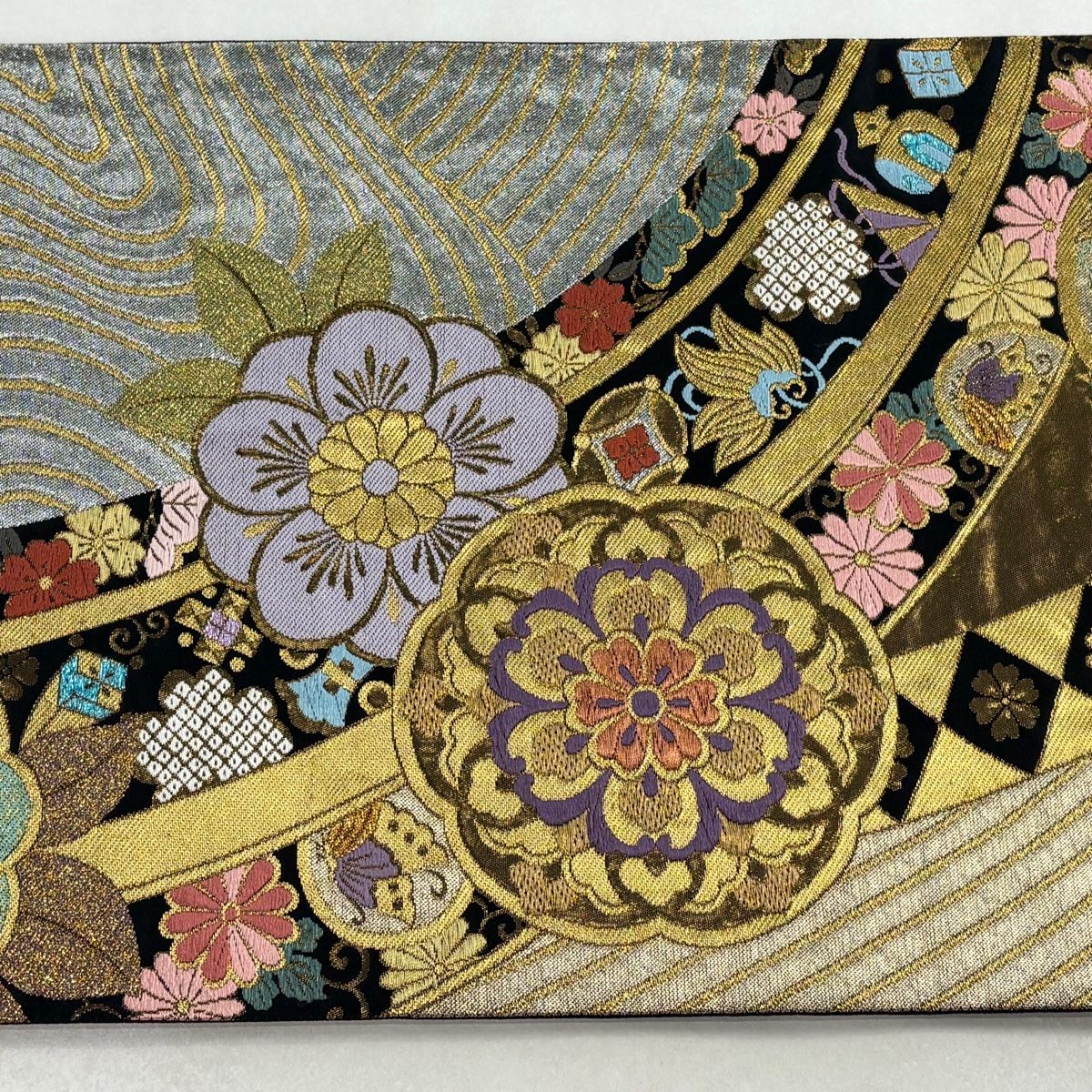 袋帯 秀品 振袖向き 華文 花鳥 金銀糸 箔 黒 全通 正絹 【中古