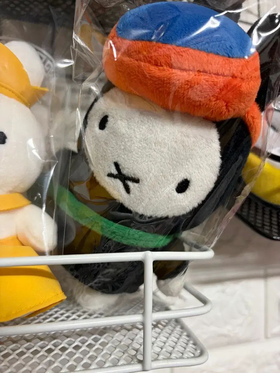 チェジュ島 海女 ミッフィー キーホルダー 慶州 弥勒菩薩 半跏思惟像 セット