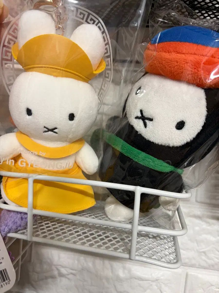 チェジュ島 海女 ミッフィー キーホルダー 慶州 弥勒菩薩 半跏思惟像