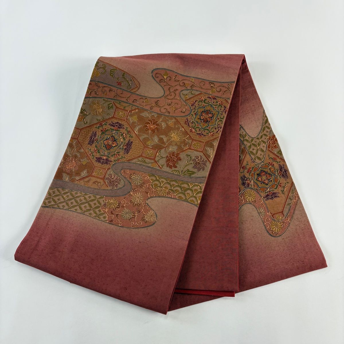 美品】 袋帯 秀品 証紙 大島紬地 華文 草花 刺繍 金彩 えんじ色 お太鼓