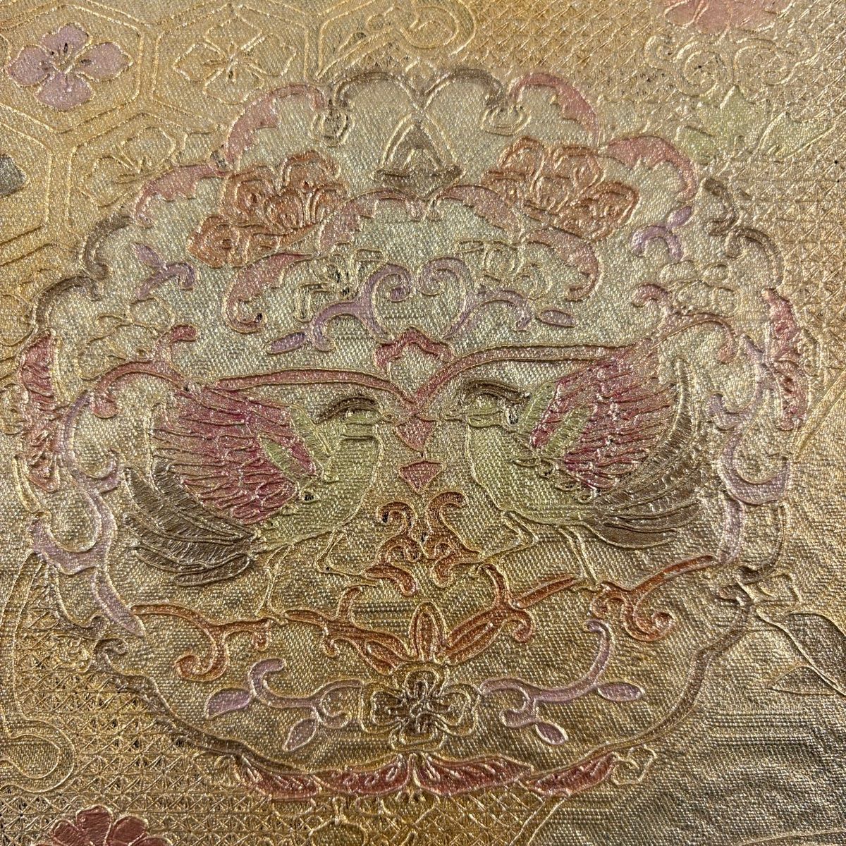 美品】 袋帯 秀品 向かい鳥 草花 刺繍 金銀彩 金色 お太鼓柄 正絹