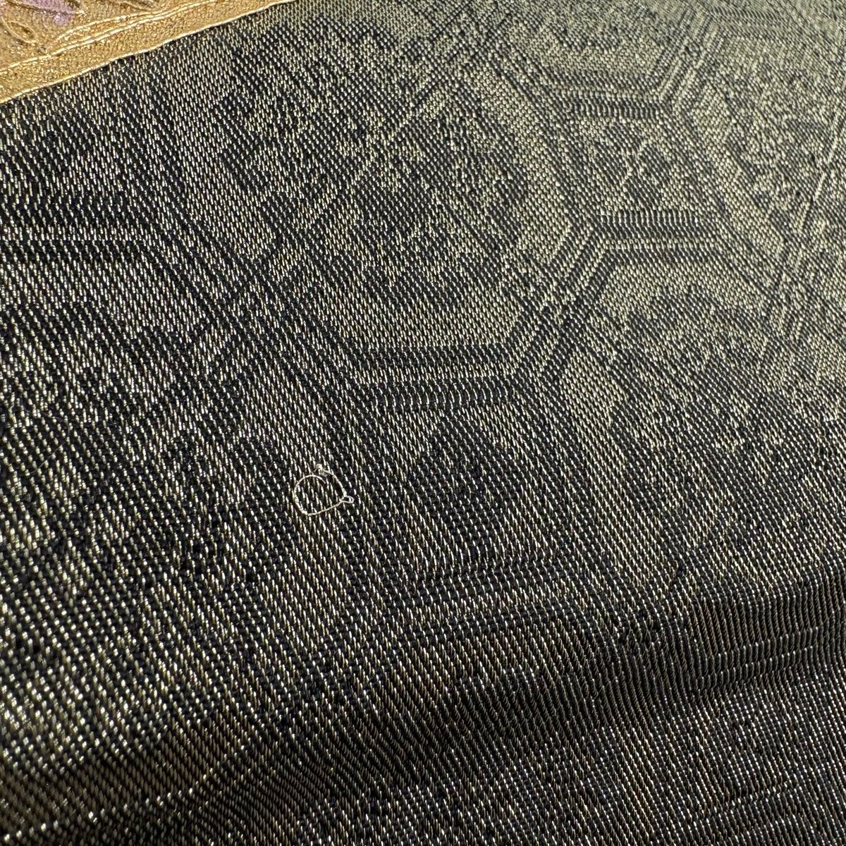 美品】 袋帯 秀品 向かい鳥 草花 刺繍 金銀彩 金色 お太鼓柄 正絹