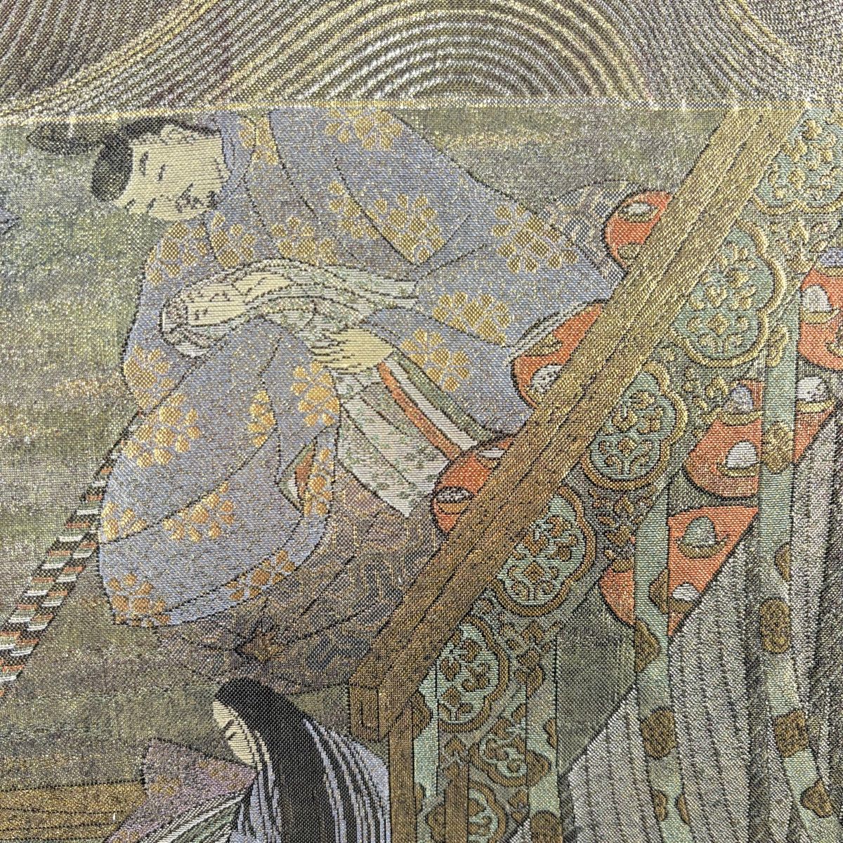 丸帯 秀品 人物 文字 箔 金色 お太鼓柄 正絹