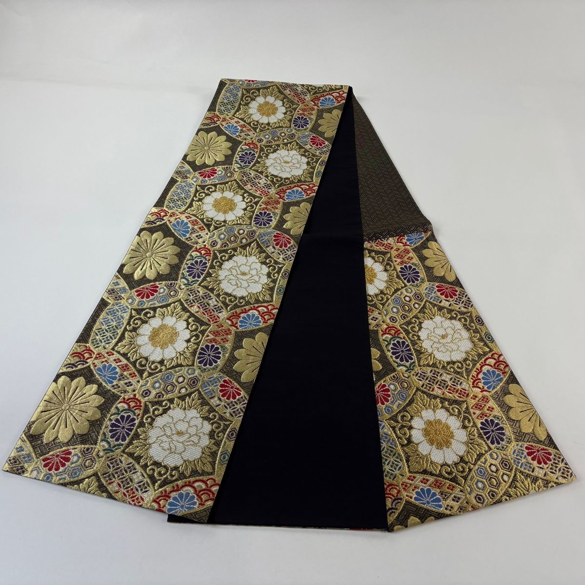 美品】 袋帯 秀品 草花 有職文様 金糸 刺繍 金色 六通 正絹 【中古