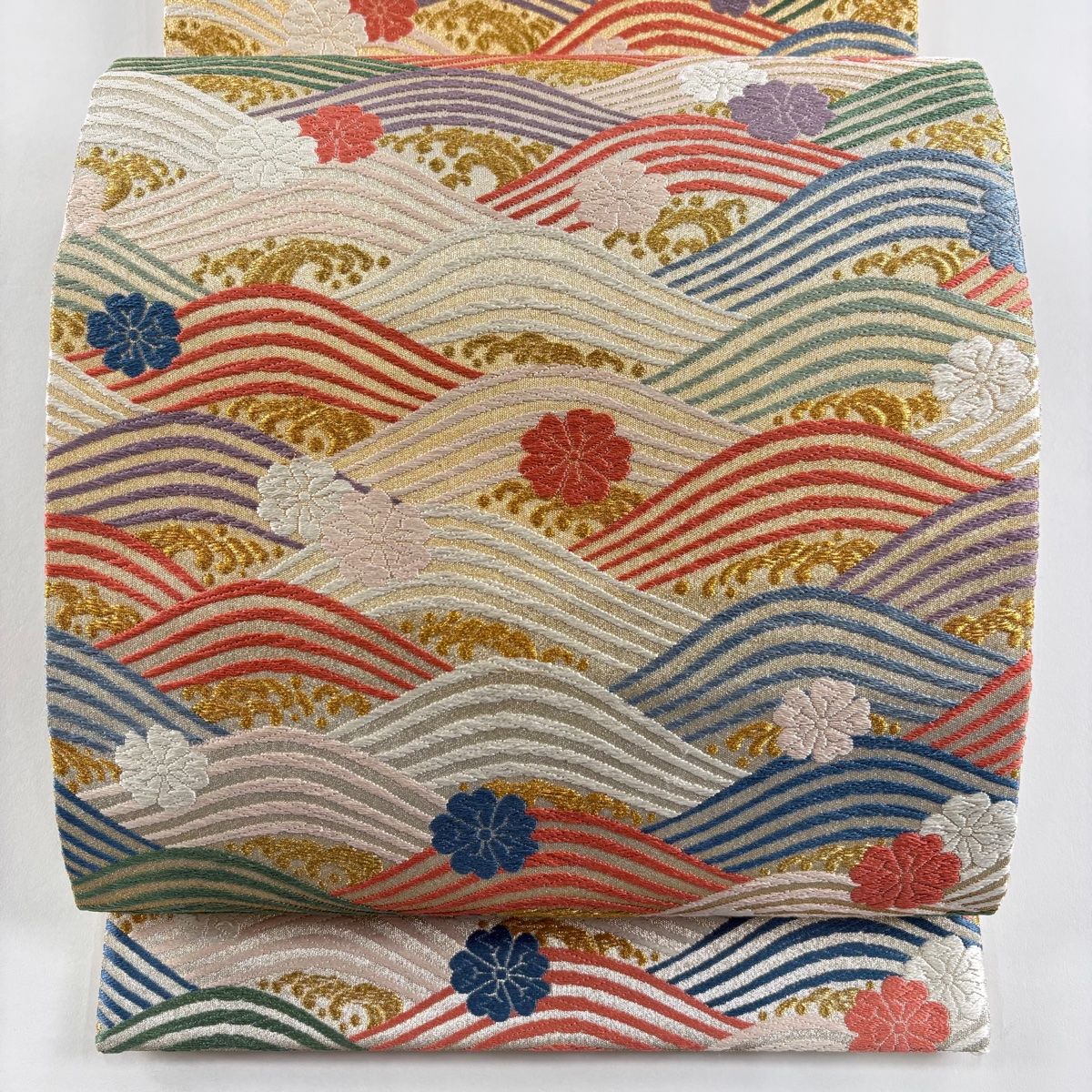 美品】 袋帯 秀品 鈴乃屋 桜 波 金糸 唐織 金色 六通 正絹 【中古