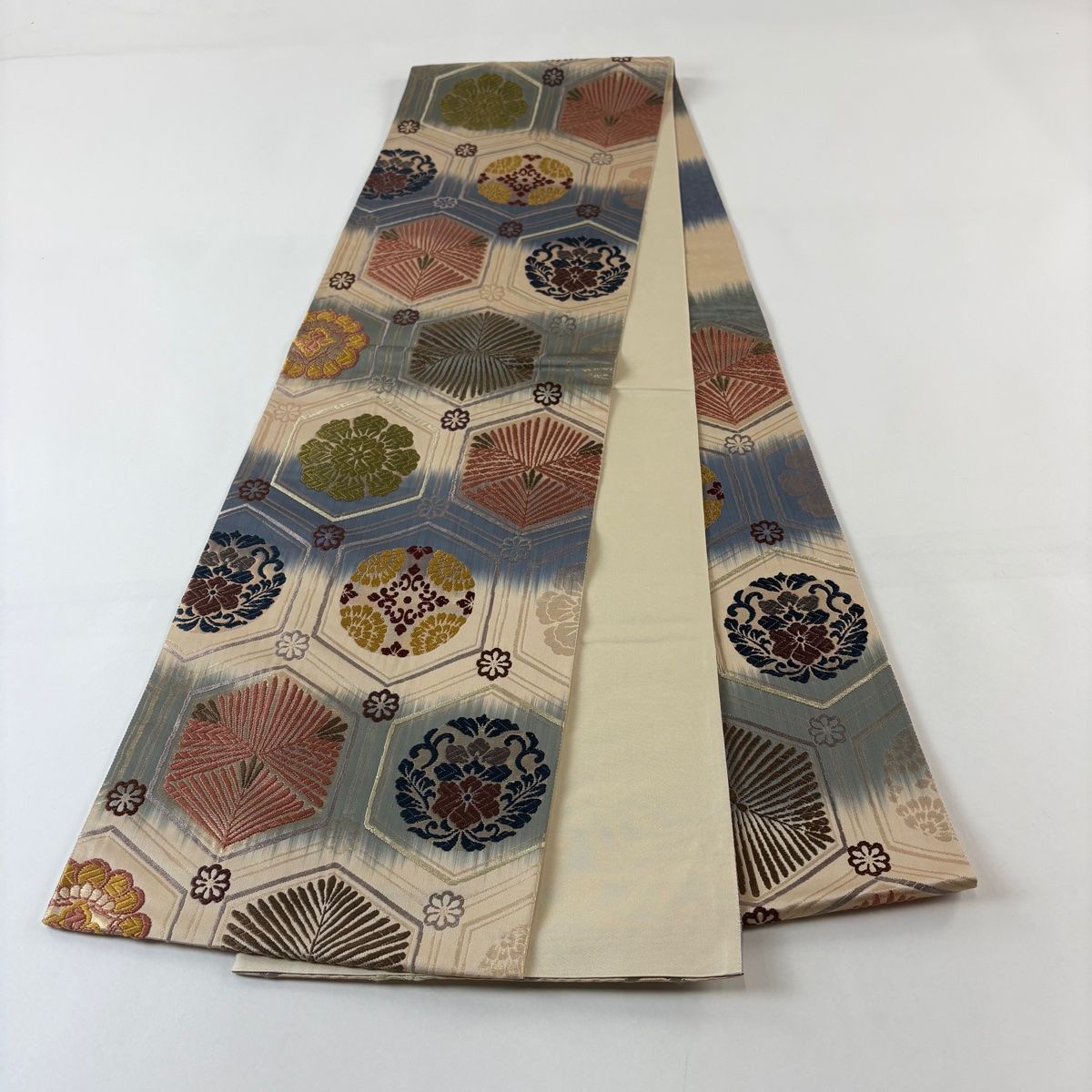 袋帯 秀品 若松 華文 唐織 箔 ベージュ 六通 正絹 【中古】 - メルカリ