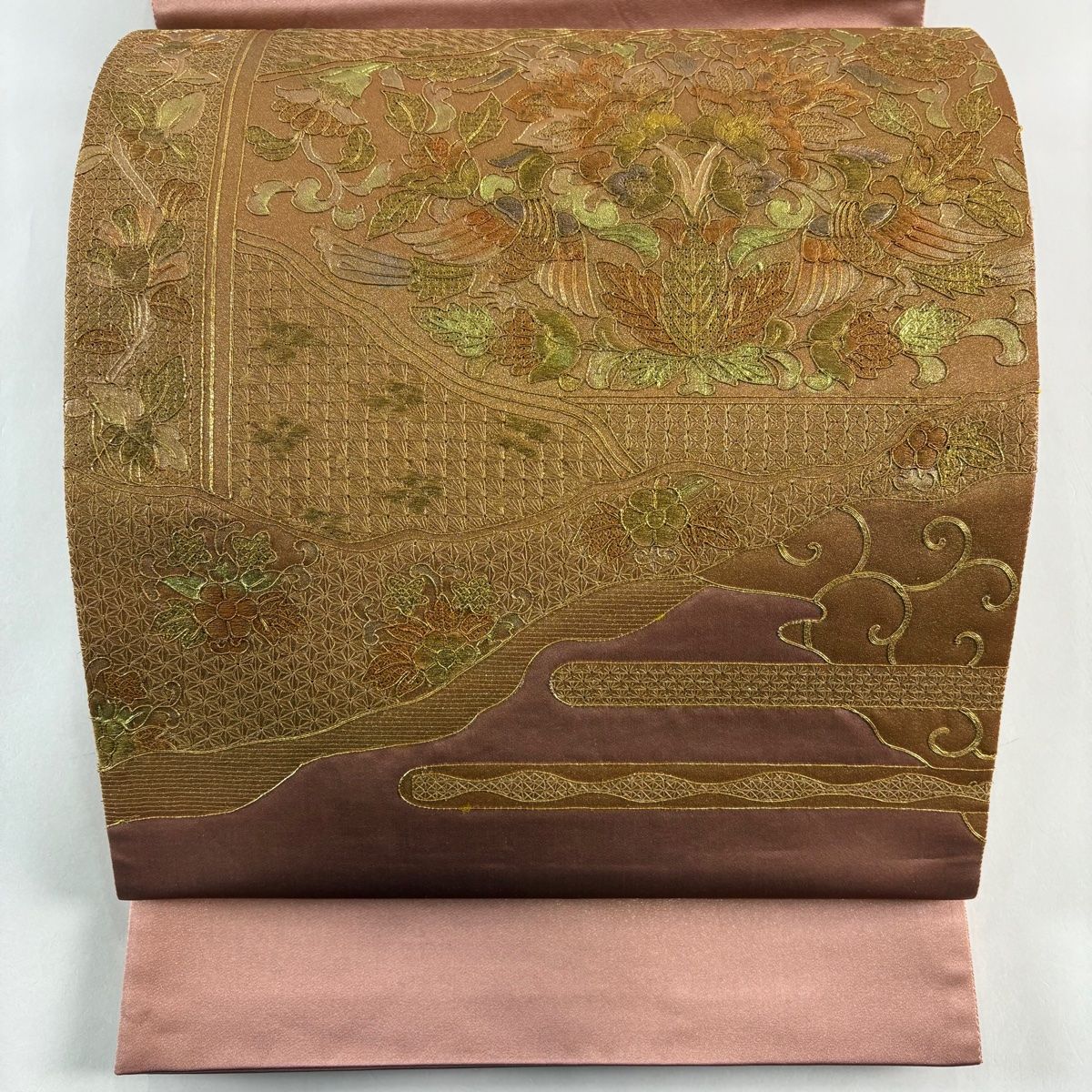 【美品】 袋帯 秀品 向鳥 草花 刺繍 金銀彩 ピンクベージュ お太鼓柄 正絹 【】
