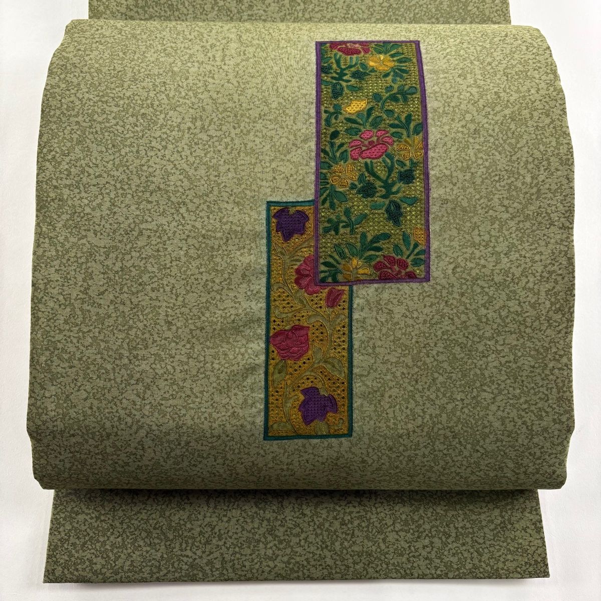 美品】 袋帯 秀品 紬地 短冊 草花 刺繍 鶯色 お太鼓柄 正絹 【中古