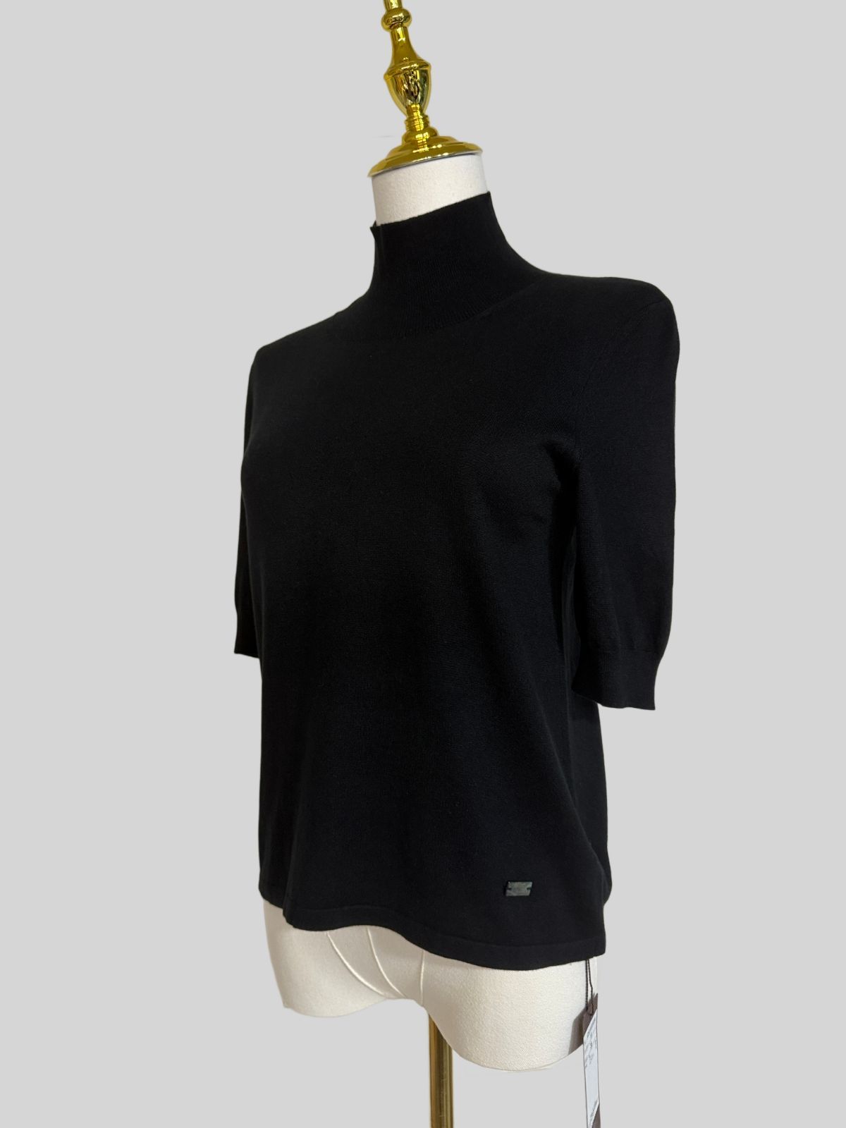 極美品✨’23年 フォクシー 7.7万 シルク混 ニットトップ オルエン 黒 極美品FOXEY/フォクシー 42240 ニットトップ エレノア ブラック シルク