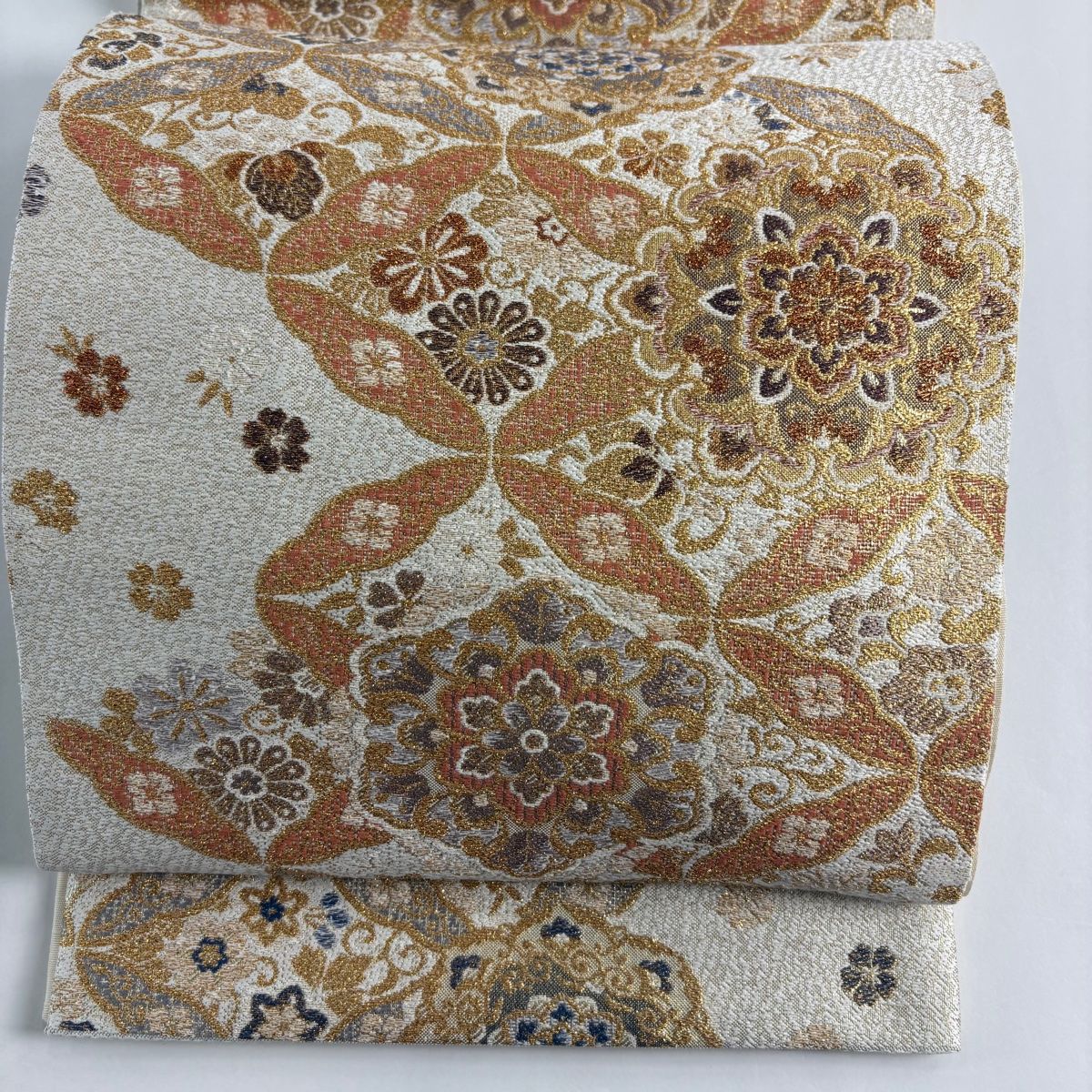 美品】 袋帯 秀品 華文 七宝 箔 ベージュ 六通 正絹 【中古】 - メルカリ