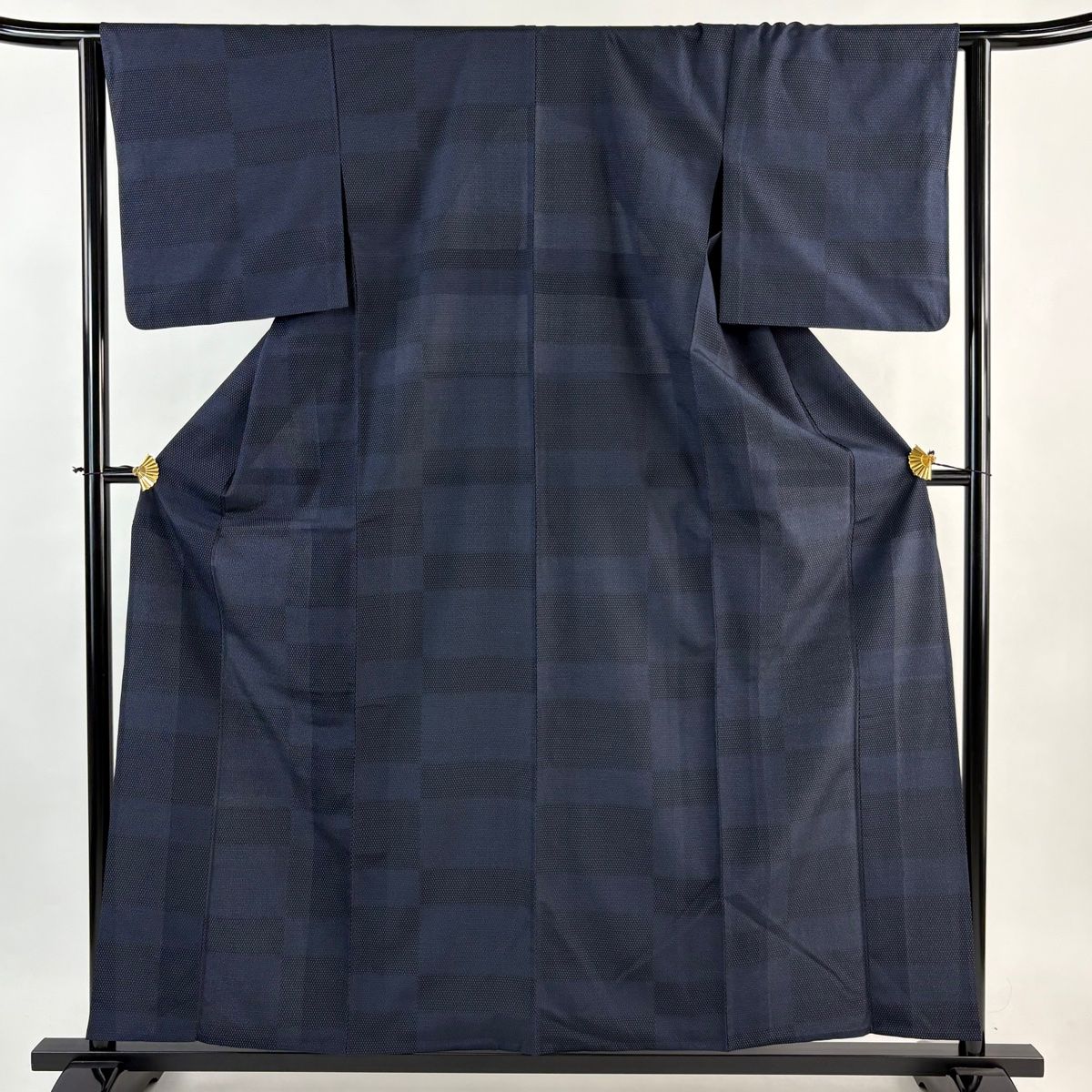 紬 身丈159 cm 裄丈63 5 S 単衣 段縞 亀甲絣 紺色 正絹 秀品