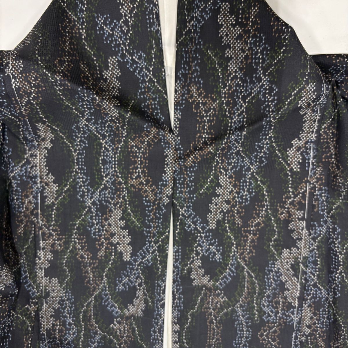  紬 身丈159 cm 裄丈64 5 M 袷 幾何学模様 墨色 正絹 秀品 紬 着物