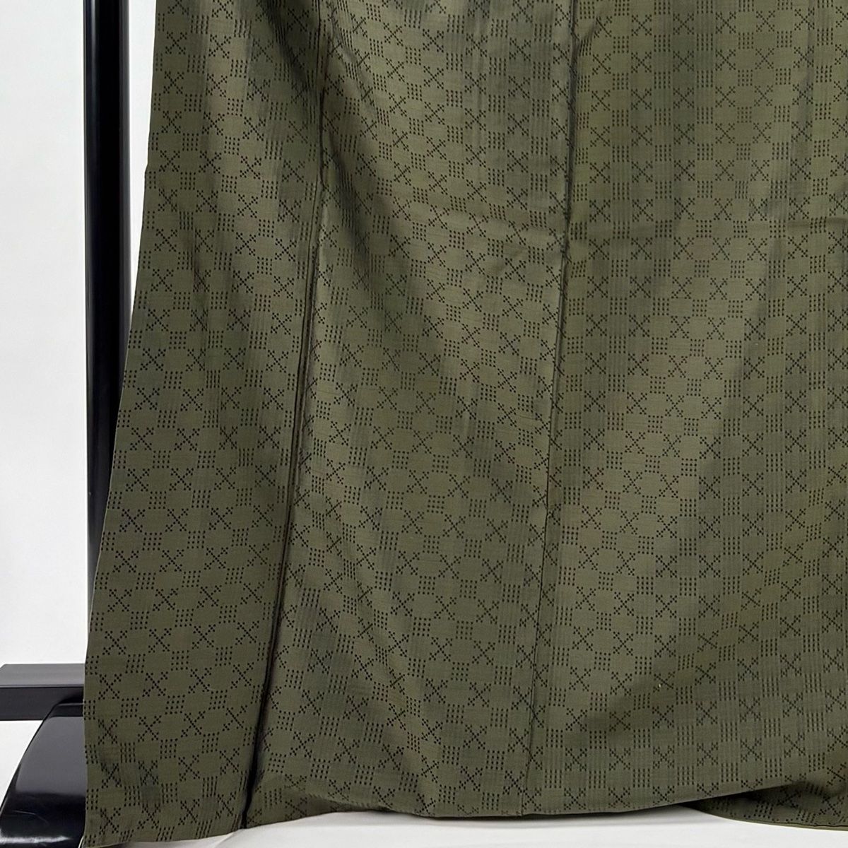 紬 身丈171 cm 裄丈69 L 袷 幾何学模様 茶緑色 正絹 秀品