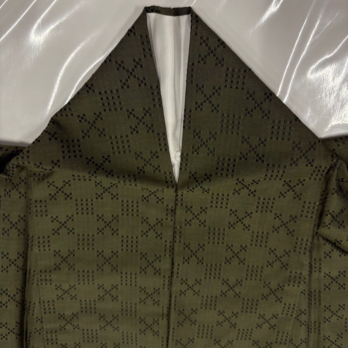  紬 身丈171 cm 裄丈69 L 袷 幾何学模様 茶緑色 正絹 秀品 紬 着物
