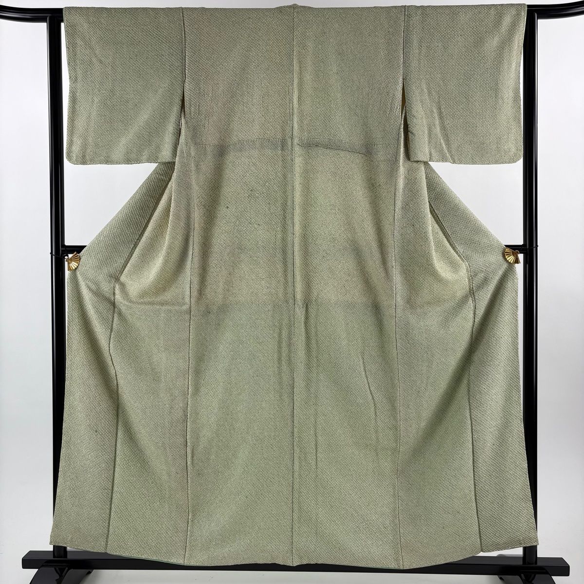 未使用品 小紋 総絞り くすんだ薄緑 綸子 身丈164.5cm 裄丈67cm 小紋 身丈157.5cm 裄丈62.5cm S 袷 幾何学 総絞り 黄緑色 正絹 秀品