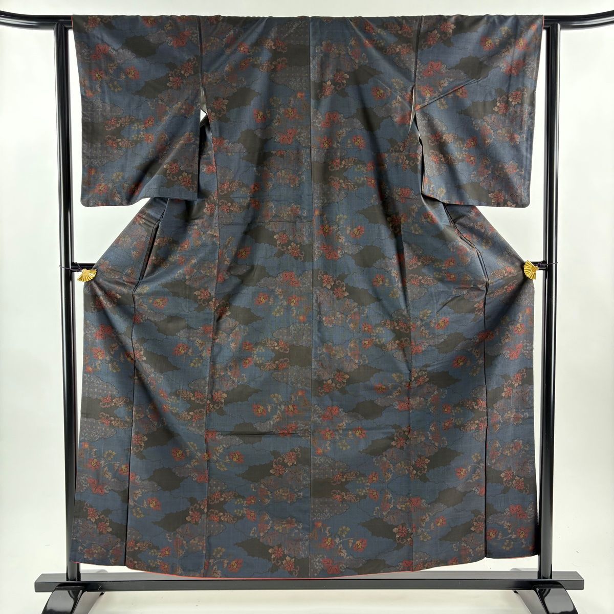 大島紬 身丈158 cm 裄丈62.5 S 袷 純泥染 証紙 花唐草 雲文 濃紺 正絹 秀品