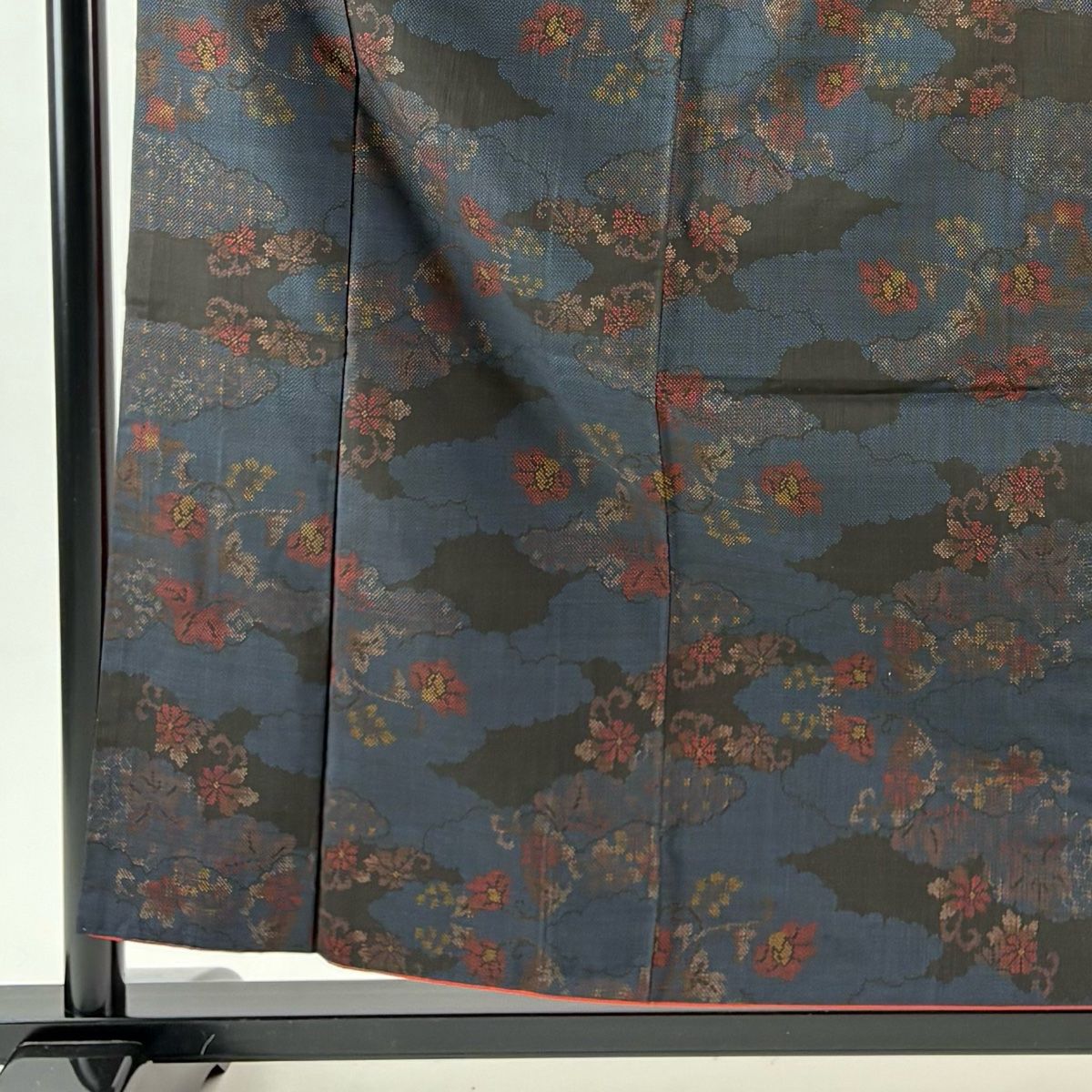 大島紬 身丈158 cm 裄丈62.5 S 袷 純泥染 証紙 花唐草 雲文 濃紺 正絹 秀品