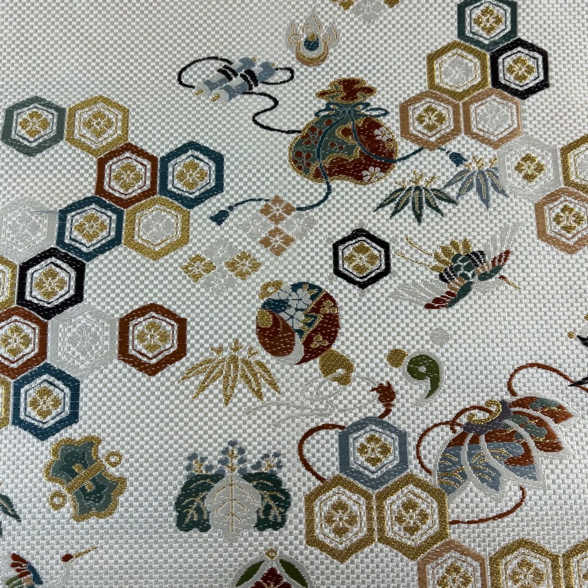 名古屋帯 亀甲 宝尽くし 金糸 クリーム 正絹