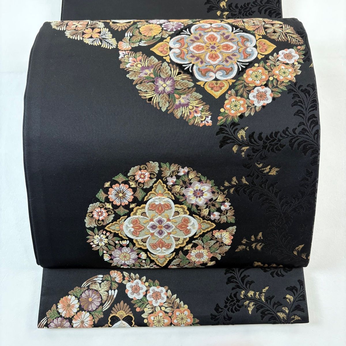 袋帯 華文 草花 箔 唐織 黒 六通 正絹