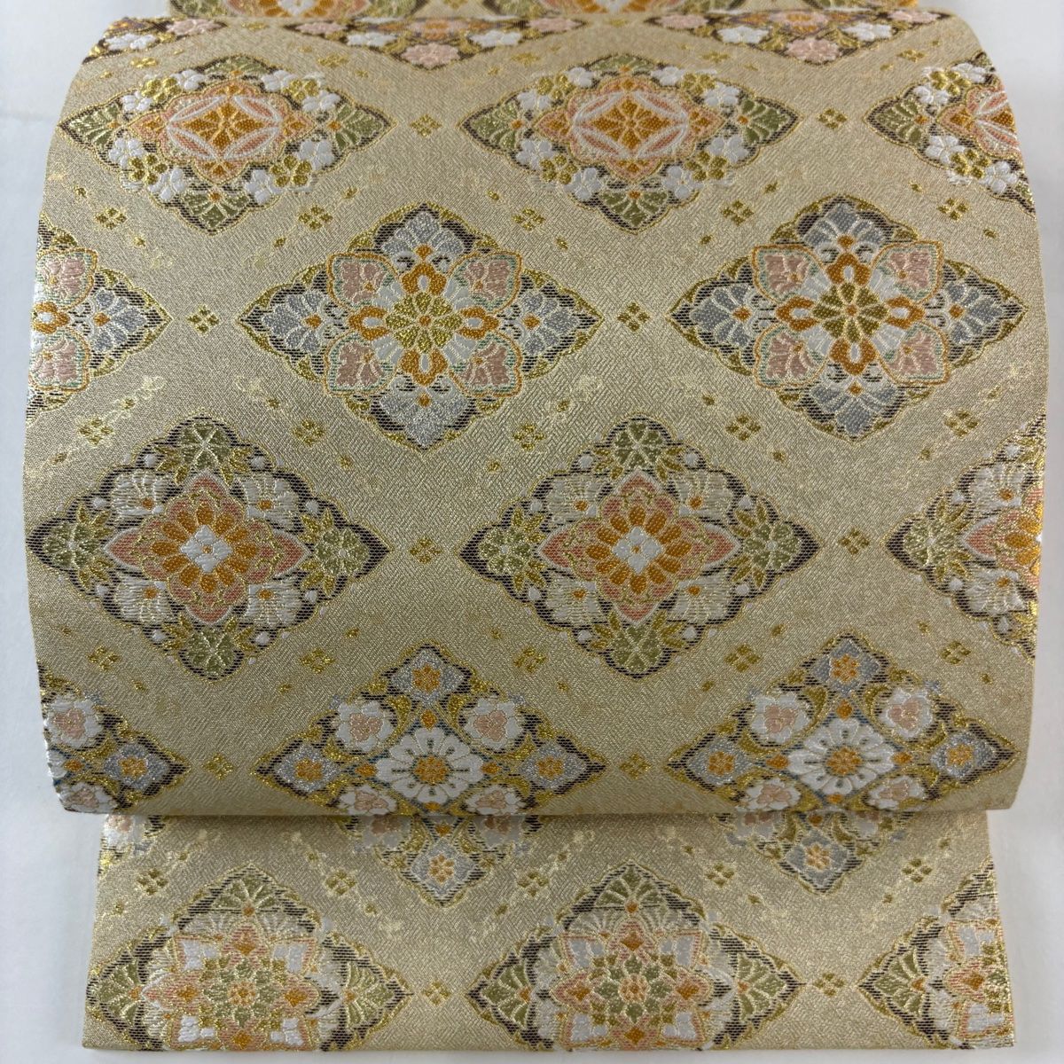 袋帯 まいづる 落款 花菱 彩華秀麗文 金糸銀糸 ベージュ 六通 正絹