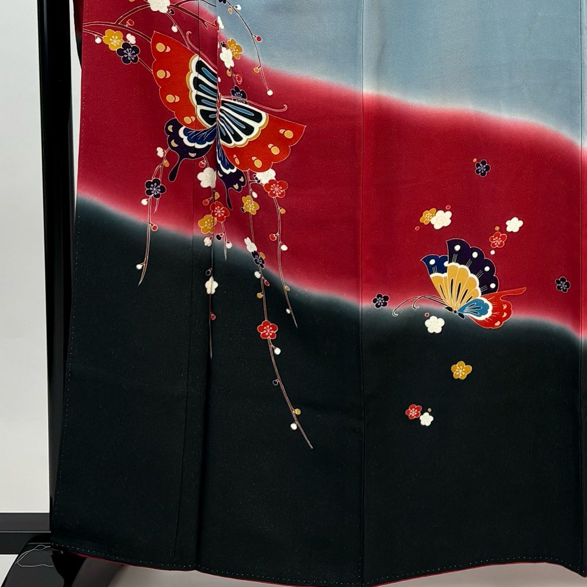 振袖 身丈161.5 cm 裄丈63 S 袷 蝶 枝梅 ラメ通し ぼかし 青灰色 正絹