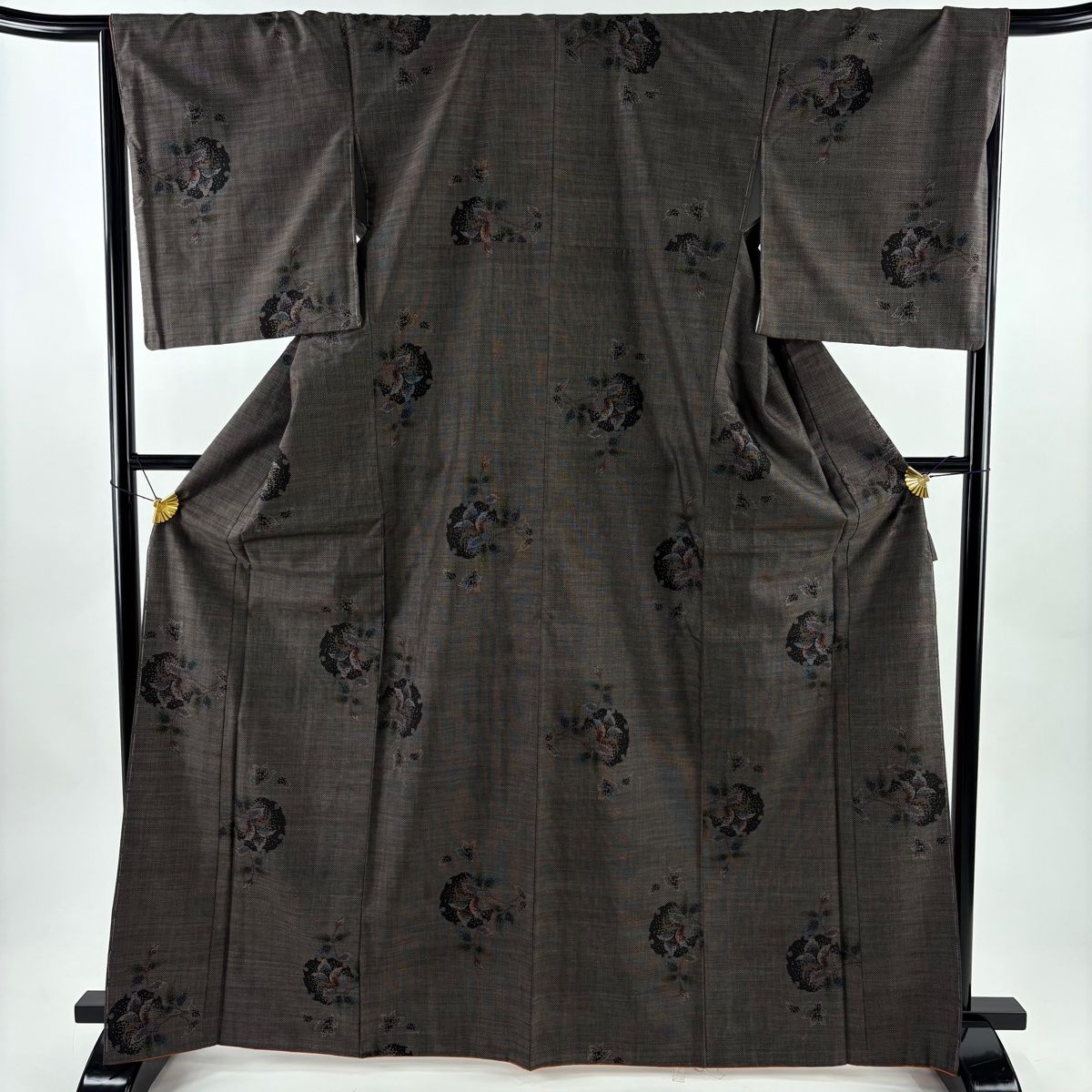 美品】 大島紬 身丈166.5cm 裄丈66.5cm M 袷 純泥染 証紙 雪輪 草花 焦