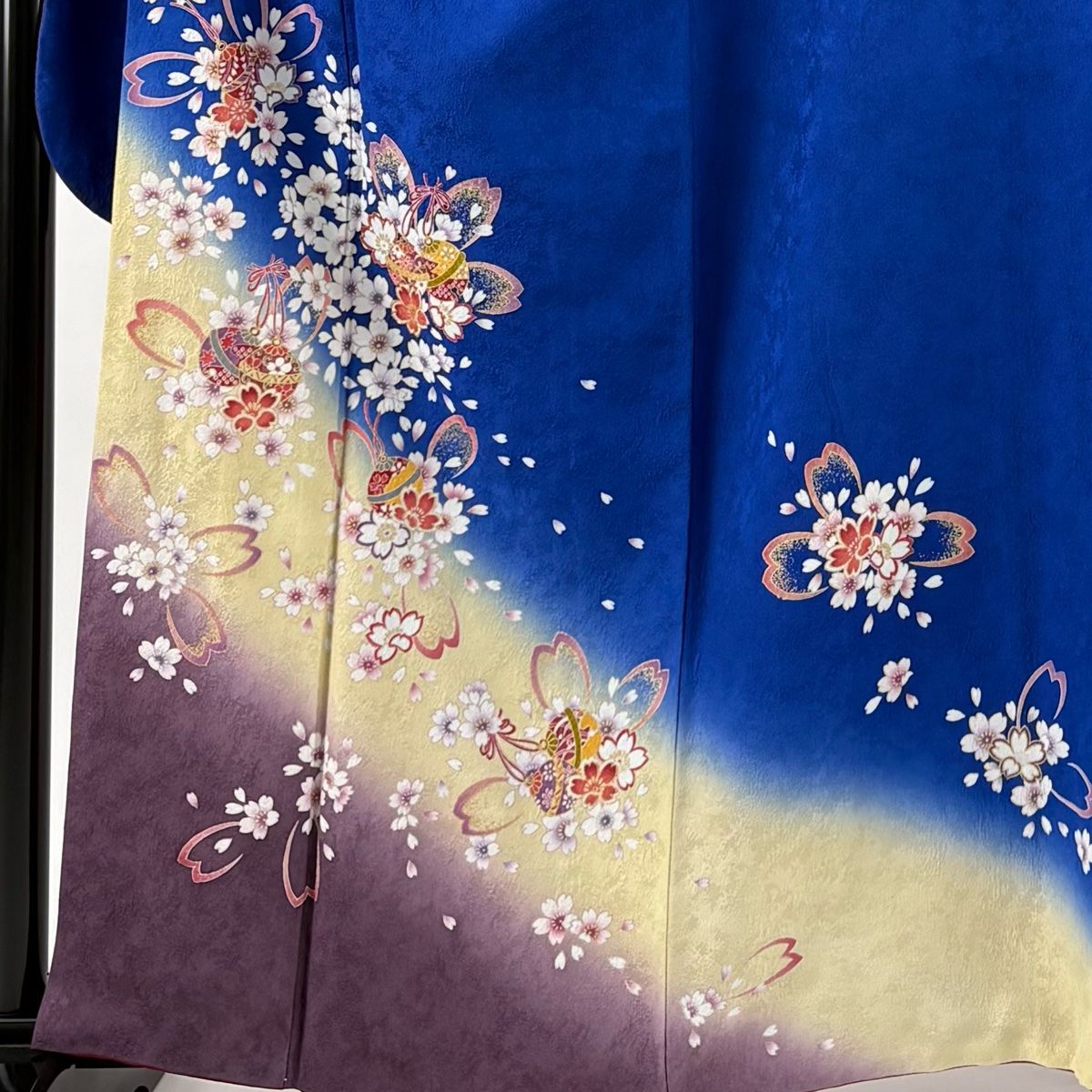 振袖 身丈161 cm 裄丈68 L 袷 桜 鈴 金糸 金彩 青 正絹