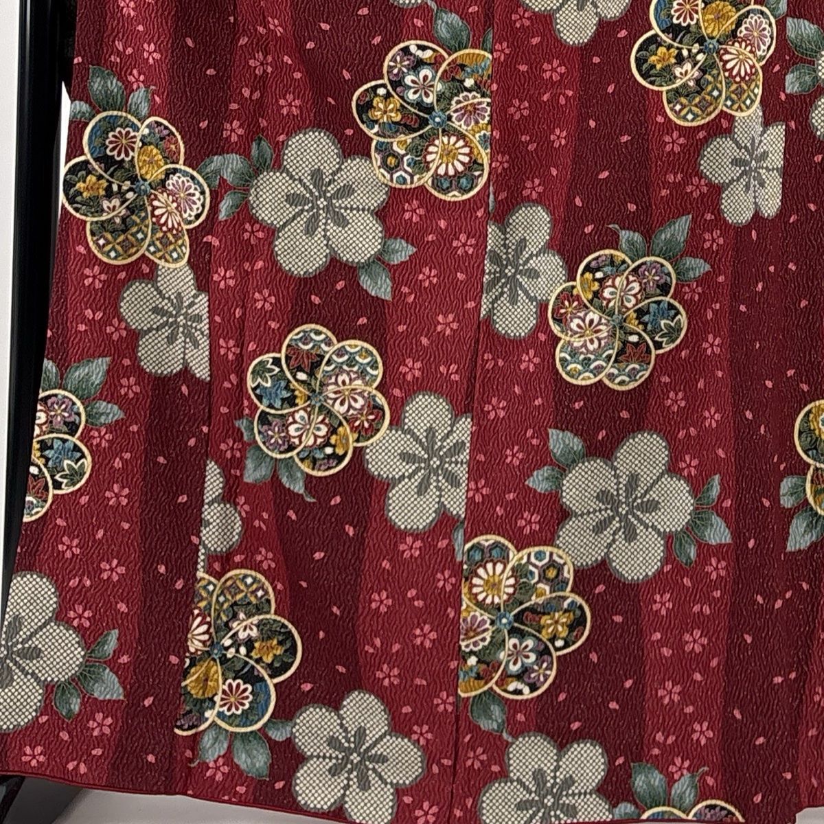 振袖 身丈166 cm 裄丈68 L 袷 草花 桜 銀通し 金彩 えんじ色 正絹
