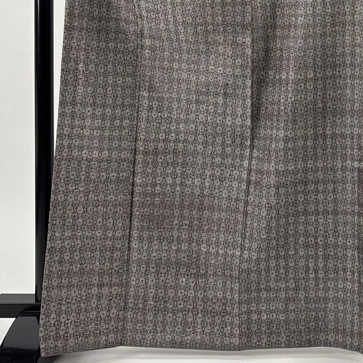 紬 身丈166.5 cm 裄丈66 M 袷 小千谷紬 証紙 幾何学模様 灰紫 正絹