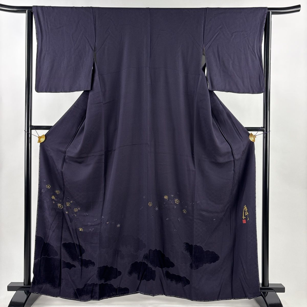 付下げ 身丈161cm 裄丈63cm S 袷 落款 吹き寄せ 雲文 金糸 刺繍 濃紫
