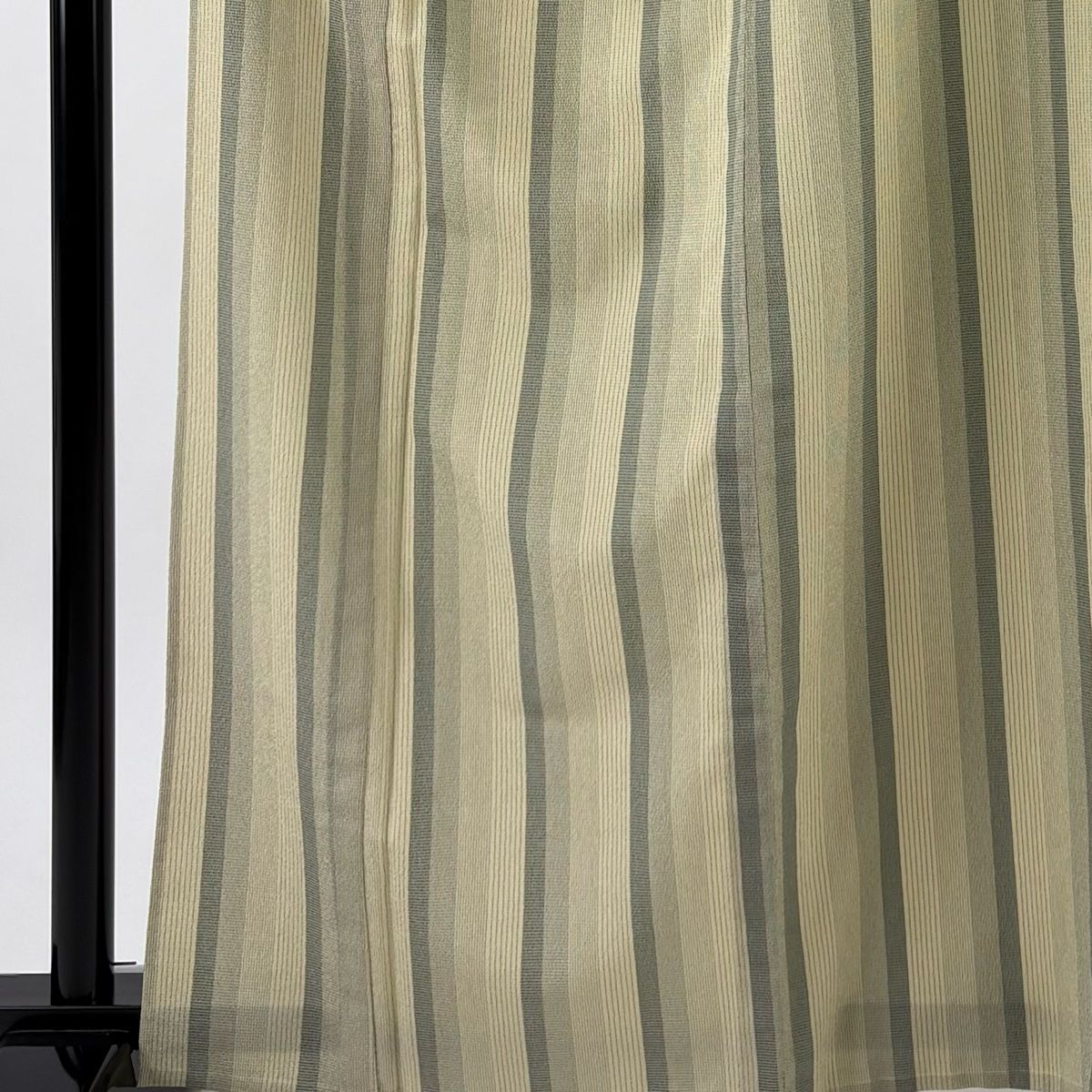 紬 身丈165.5 cm 裄丈66 M 単衣 証紙 縦縞 ベージュ 正絹