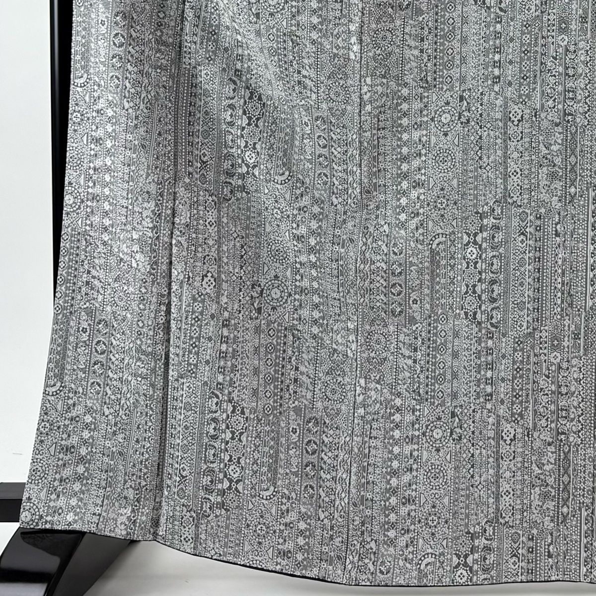小紋 身丈166.5 cm 裄丈67 M 袷 紋意匠 縞 華文 灰色 正絹