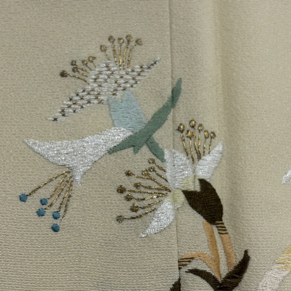 付下げ 身丈156.5cm 裄丈65cm M 袷 枝花 草花 刺繍 金糸 ベージュ 正絹