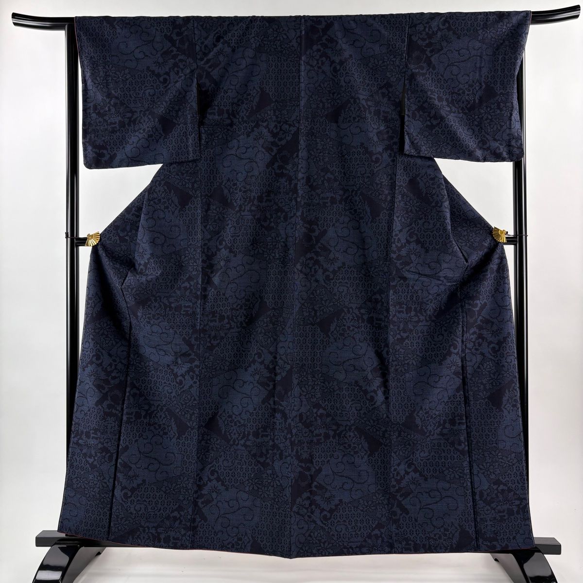 結城紬 身丈163 cm 裄丈66 M 袷 はたおり娘 奥順 証紙 唐草 草花 濃紺 正絹