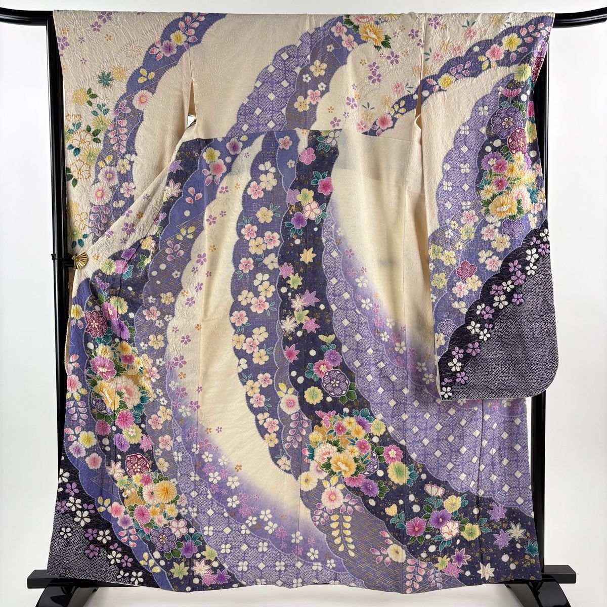 振袖 身丈160 5 cm 裄丈66 M 袷 牡丹 菊 絞り 銀通し クリーム 正絹