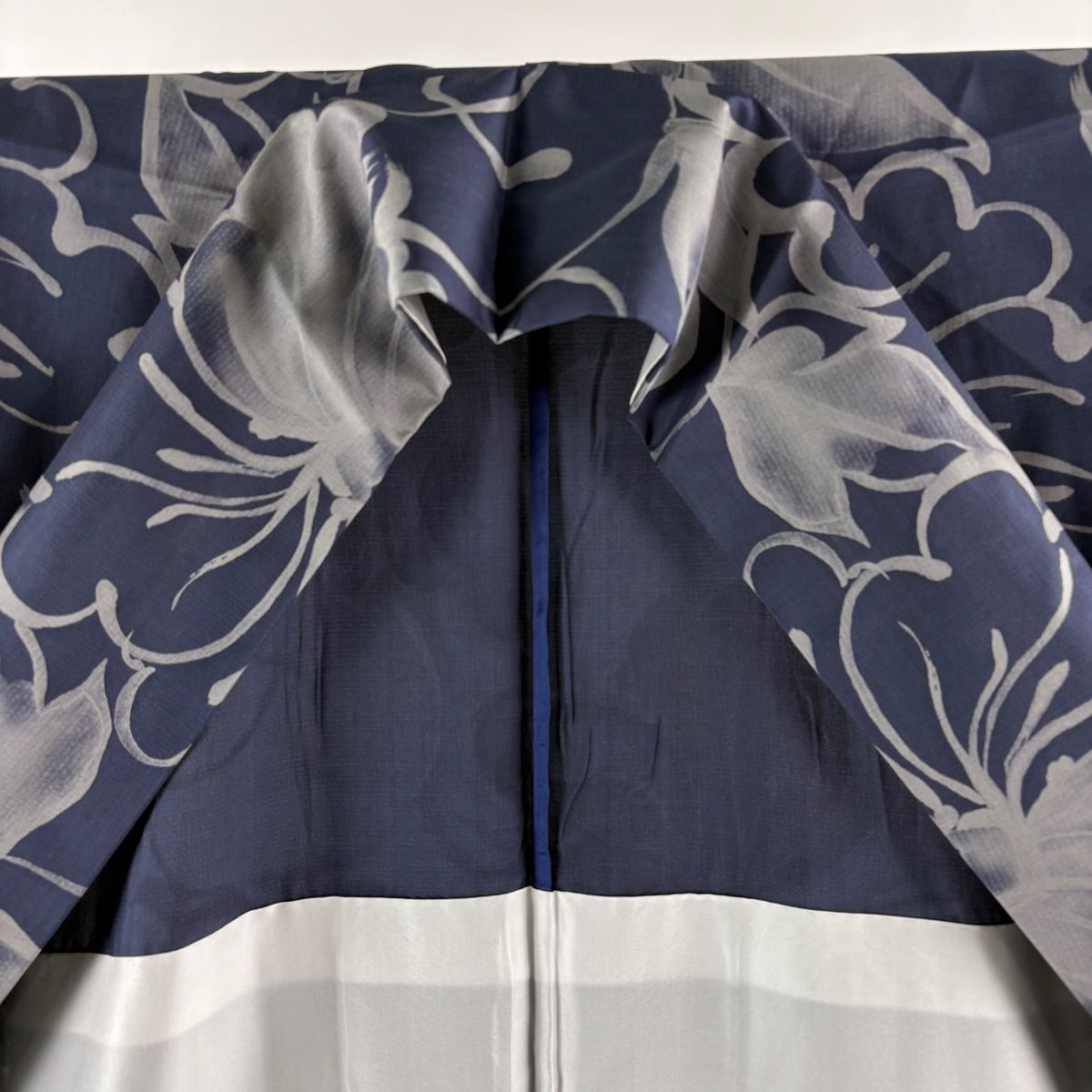 美品】 小紋 身丈163cm 裄丈68cm L 単衣 斉藤上太郎 落款 草花 紺色