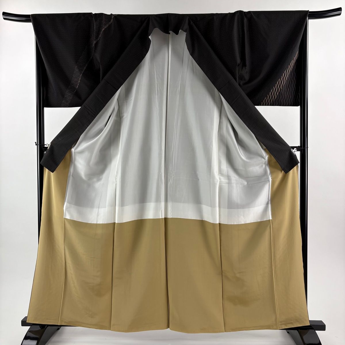 美品】 付下げ 身丈162cm 裄丈68cm L 袷 川村久太郎 紬地 落款 紗綾形