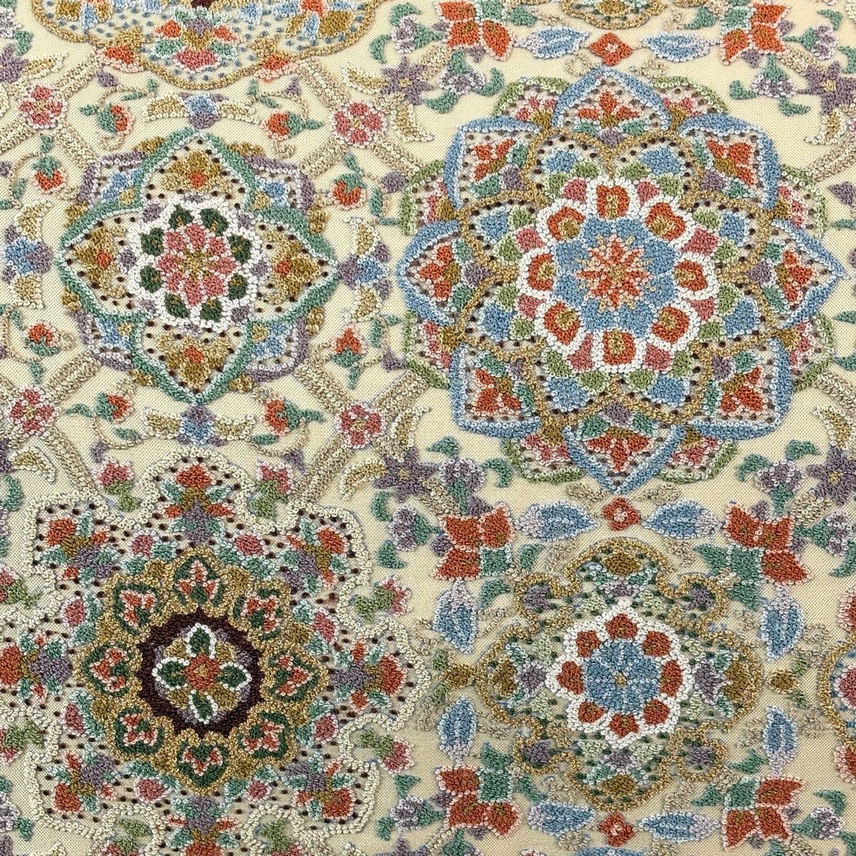 美品】 袋帯 逸品 華文 草花 相良刺繍 金糸 ベージュ お太鼓柄 正絹