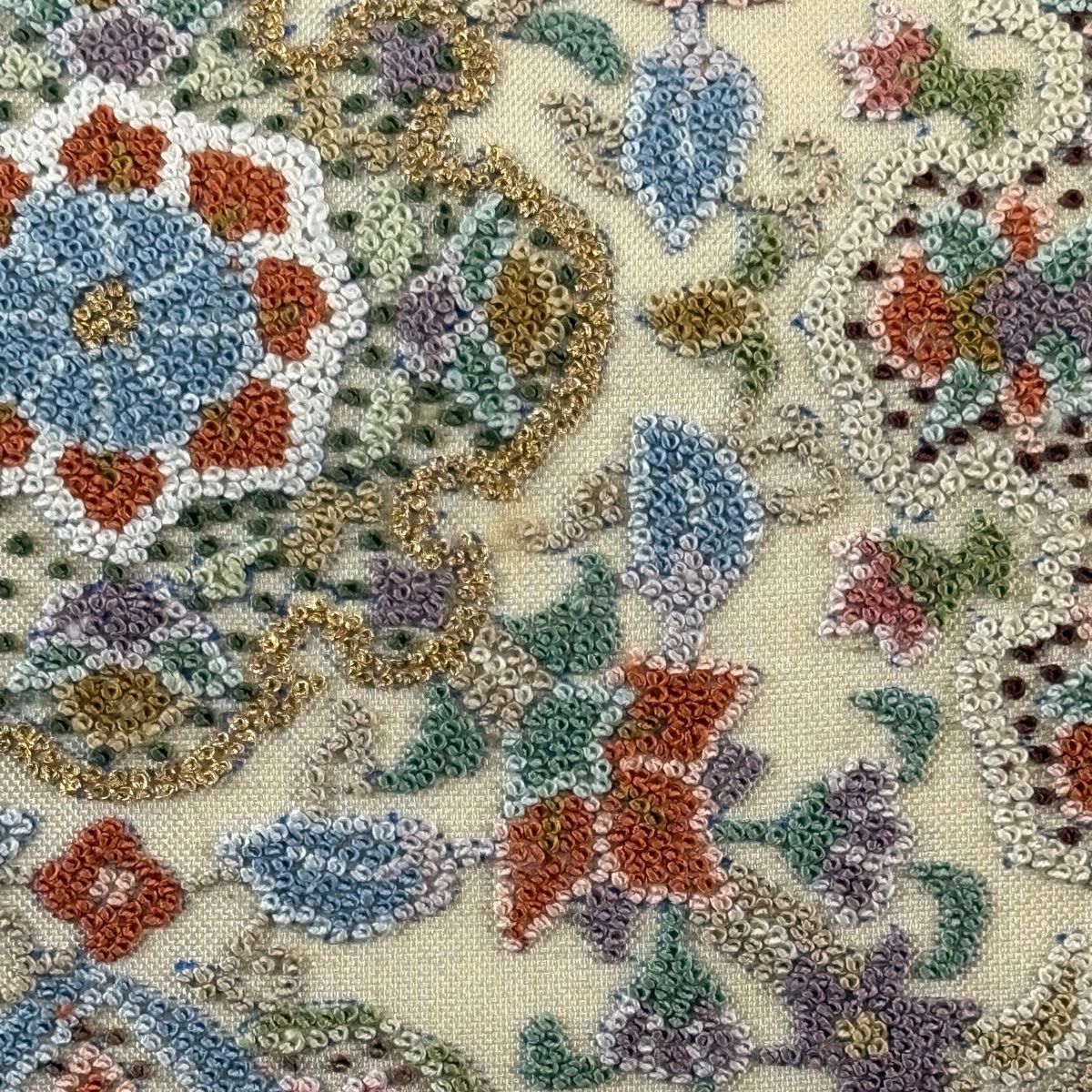 美品】 袋帯 逸品 華文 草花 相良刺繍 金糸 ベージュ お太鼓柄 正絹
