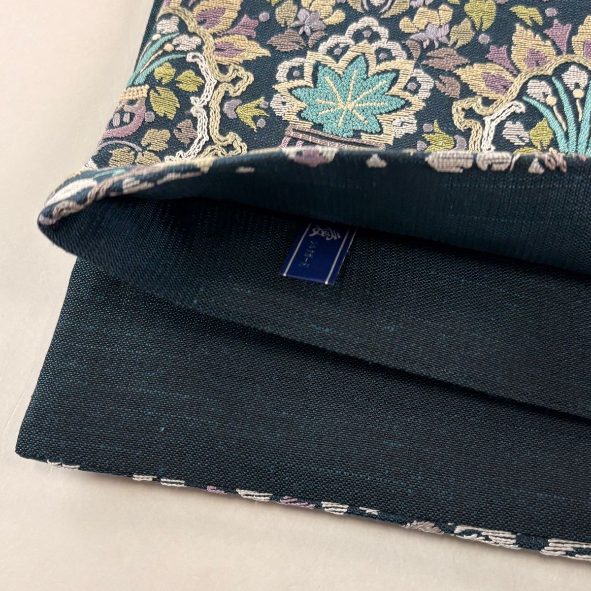 美品】 袋帯 逸品 草花 幾何学模様 刺繍 相良刺繍 青緑 六通 正絹