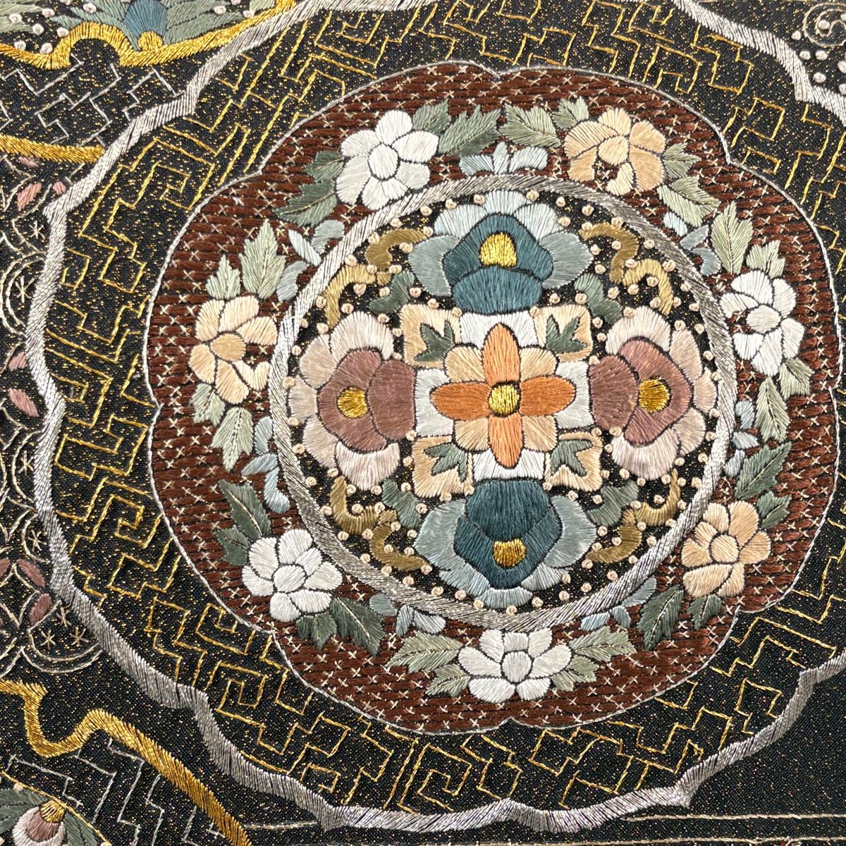 袋帯 華文 草花 金銀糸 箔 墨色 六通 正絹