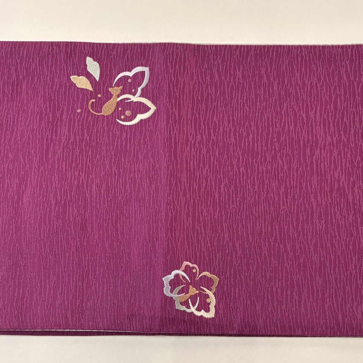  袋名古屋帯 想屋 葉柄 ねこ 刺繍 金通し 赤紫 正絹 名古屋帯 帯