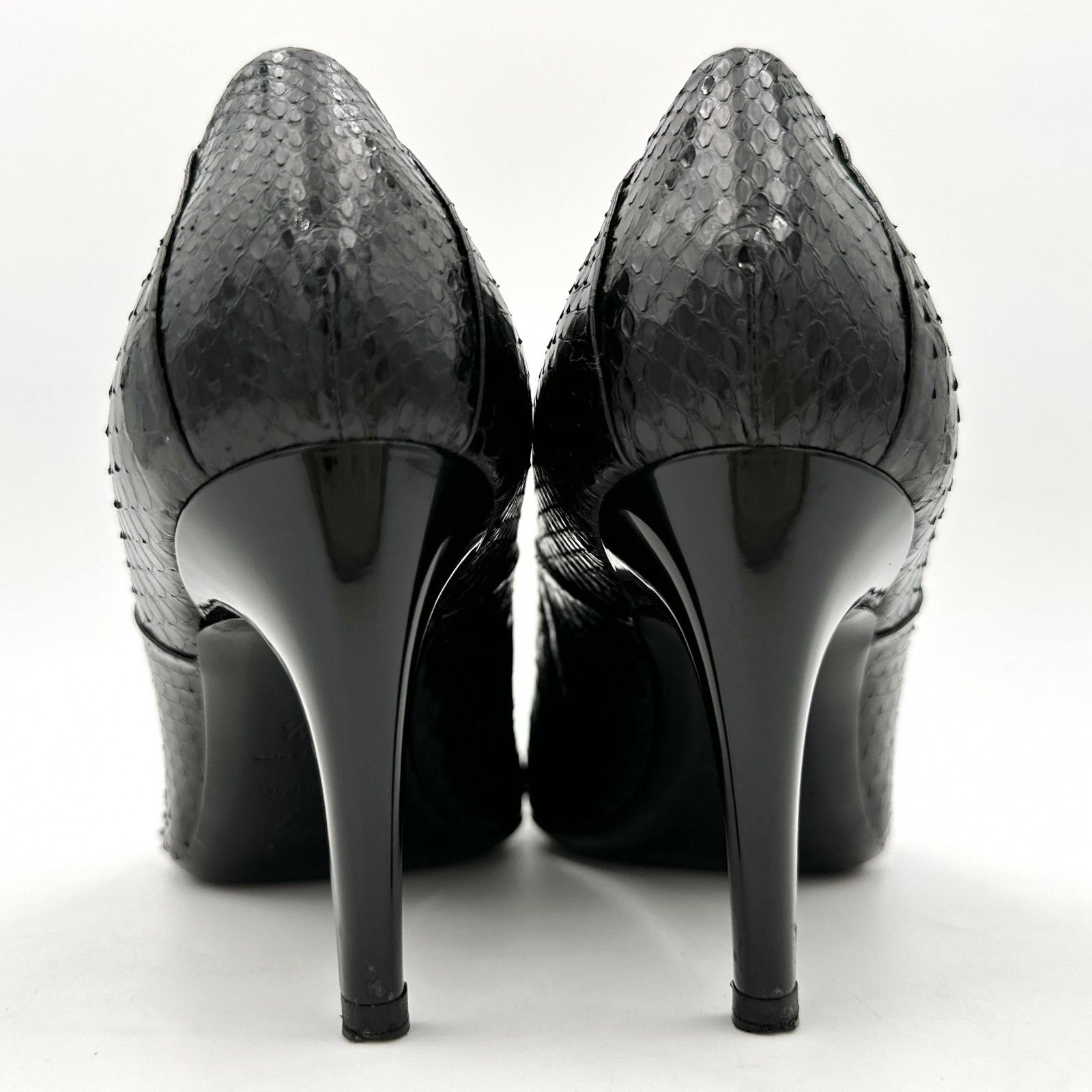 Roger Vivier 黒パンプス 中ヒール □激レア□ Roger Vivier パイソン ハイヒール ブラック 1486T - メルカリ