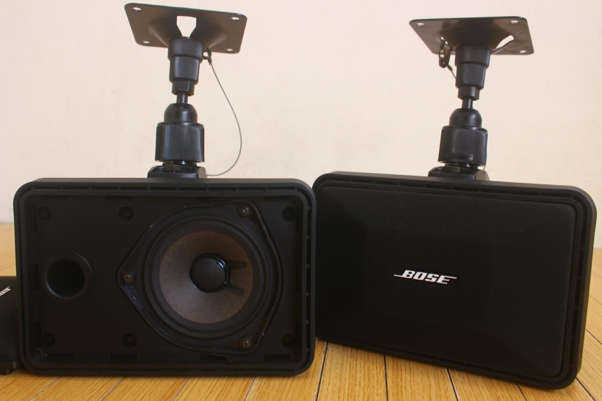 BOSE ボーズ スピーカー101MM ブラック 連番 ペア 金具付 - メルカリ