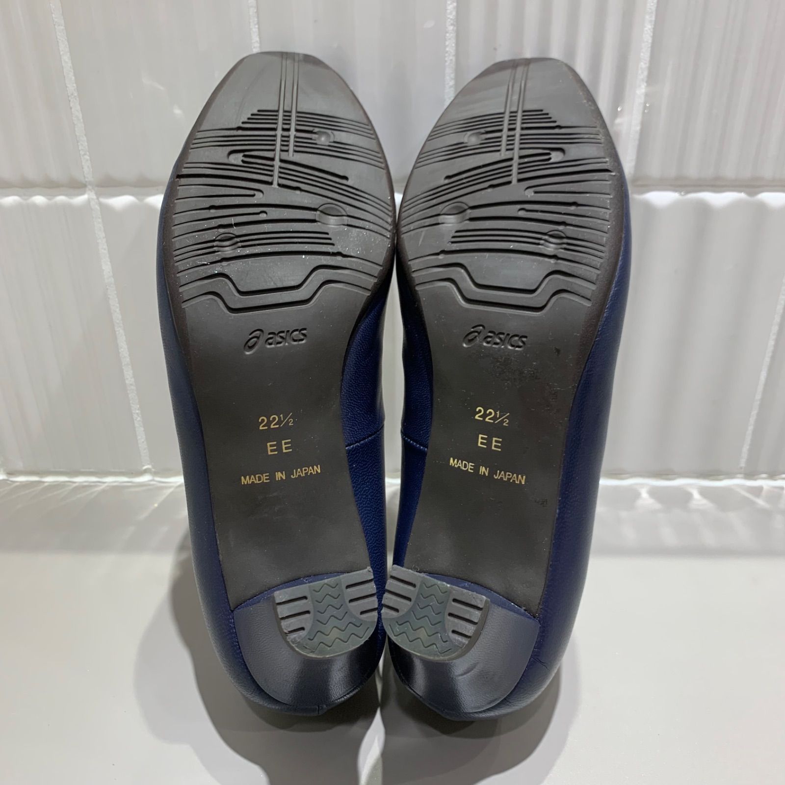 極美品 asics ペダラ レザー バックル パンプス ネイビー 22.5 - メルカリ