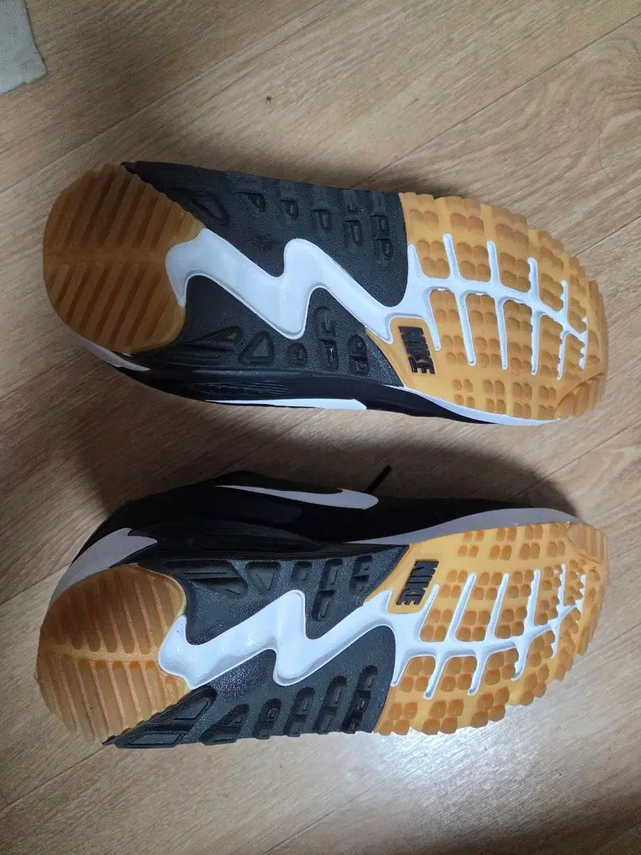 25年 NIKE ナイキ ゴルフシューズ エアマックス 90 G サイズ 255