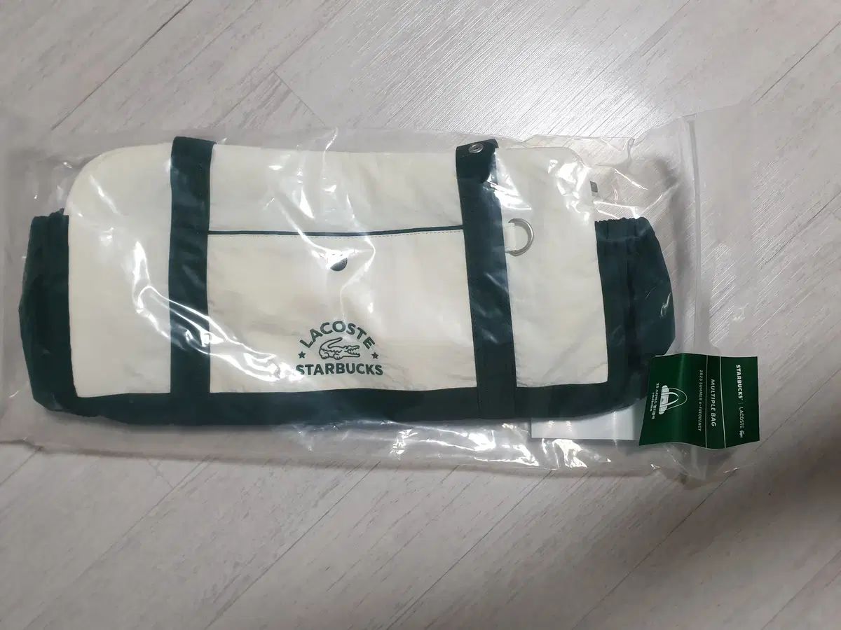 スターバックス ラコステ コラボ バッグ (未開封) - メルカリ