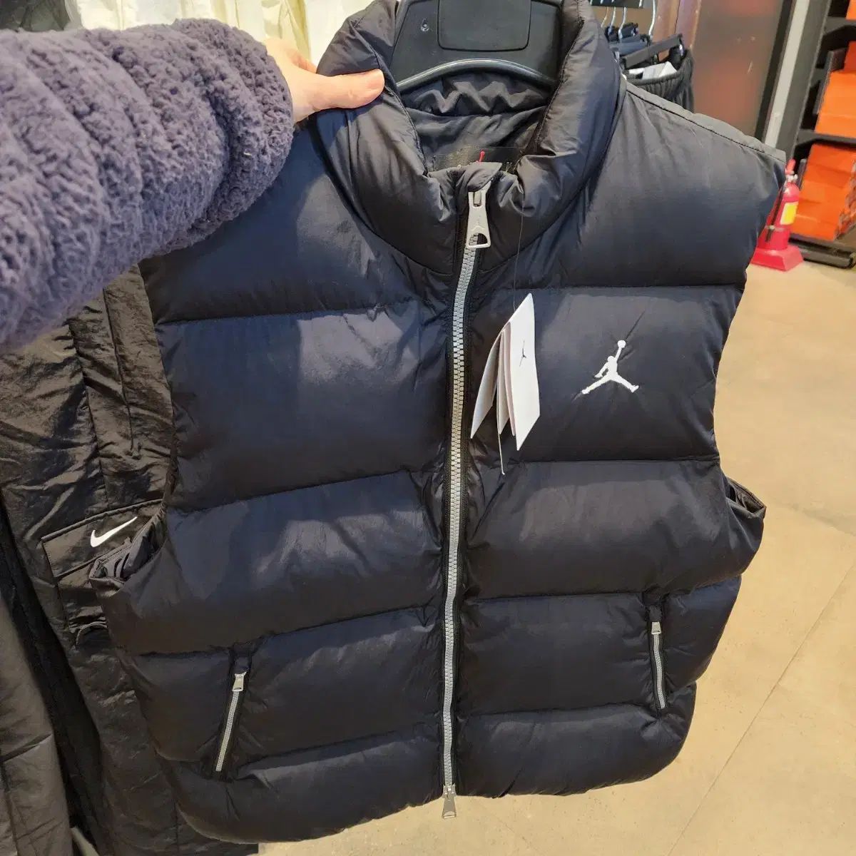 新品 S M L - NIKE ジョーダン ベスト ダウン ベスト - メルカリ