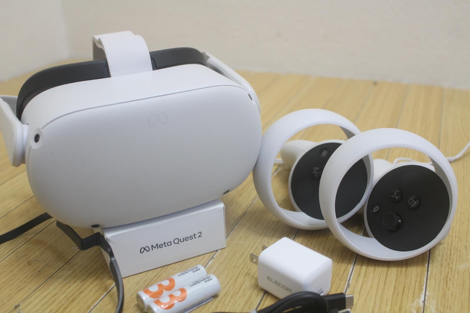 oculus オキュラス 現METAメタ Quest 2 128 GB VRゴーグル メタクエスト2 KW 49 CM