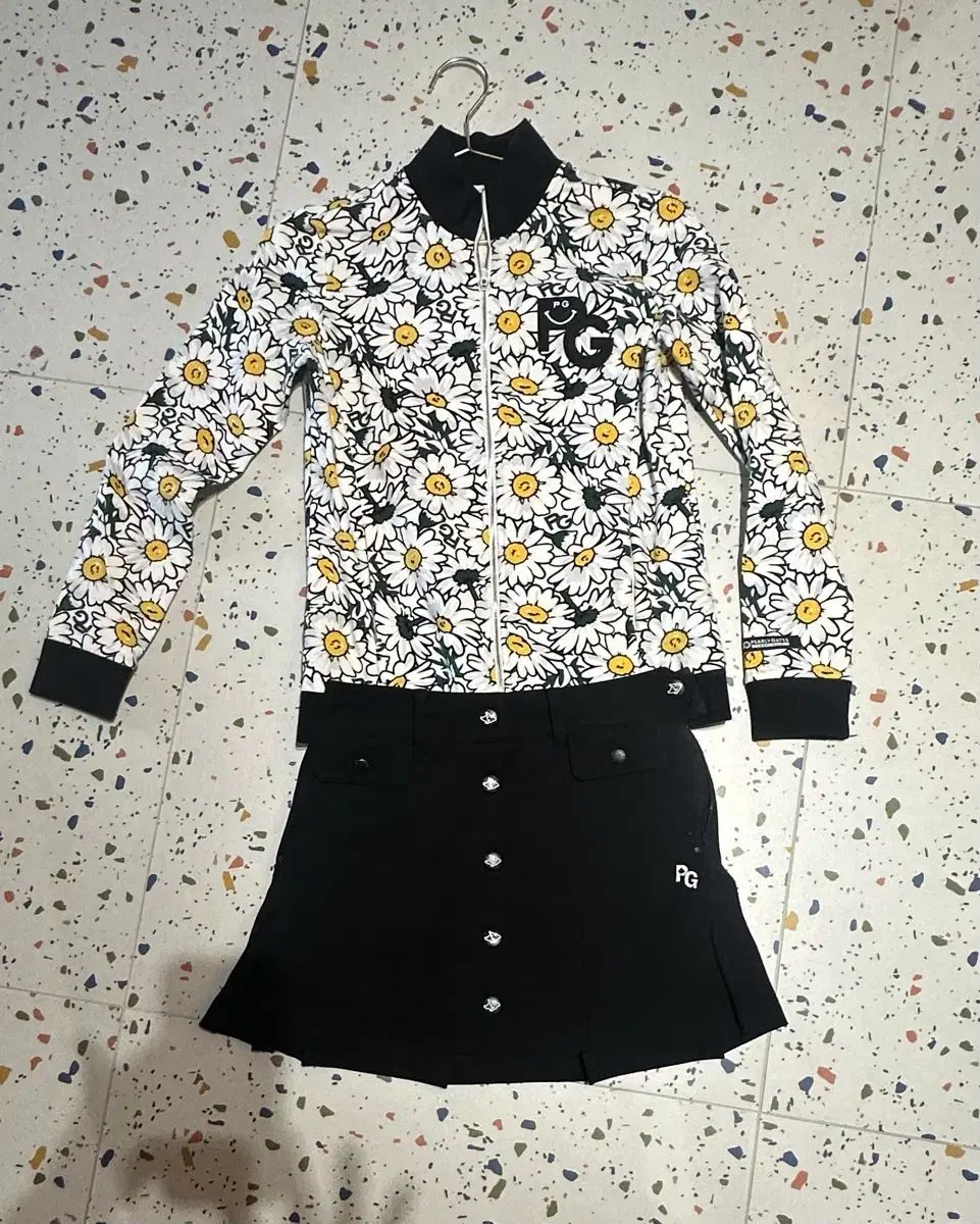 パーリーゲイツ 넘 귀여운 플라워 ジップアップ